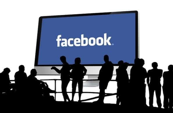 Come nascondere le attività recenti su Facebook