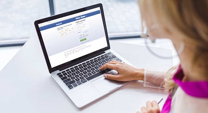 come nascondere data di nascita Facebook