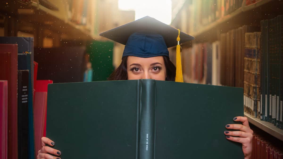 auguri WhatsApp concetto di laurea