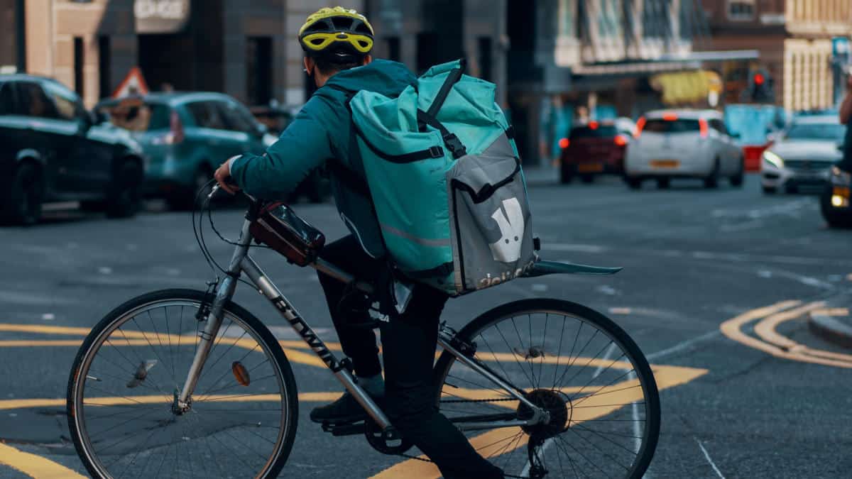 come ordinare cibo online esempio rider Deliveroo